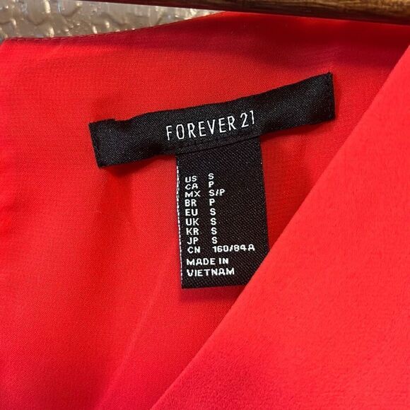 Forever 21 Coral Pink Sleeveless V Neck Blouse Top Lightweight Casual - Picture 3 of 4